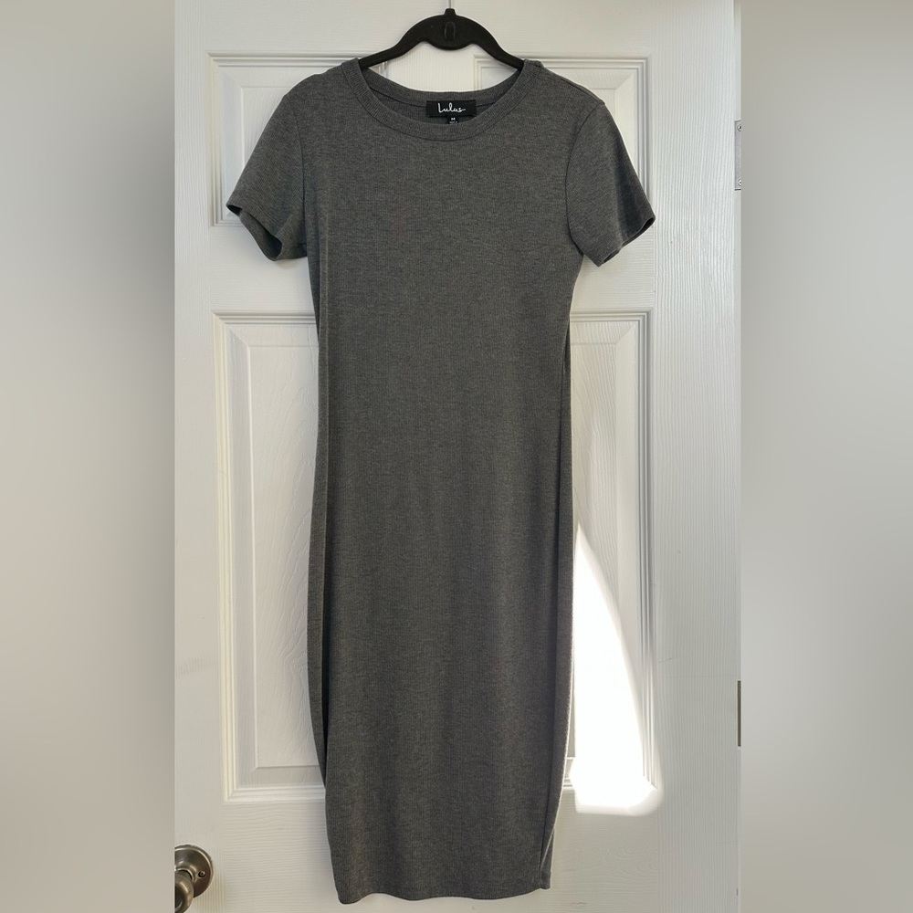 Lulu’s Grey Midi Fitted T-Shirt Dress